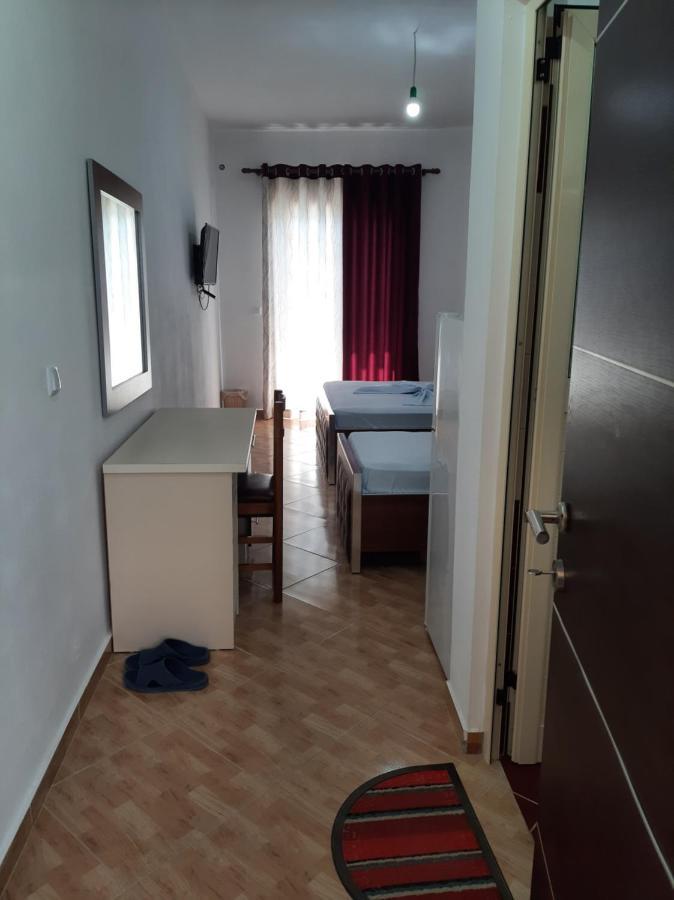 Rock Star-Pllakat Bed & Breakfast Sarande Exterior photo