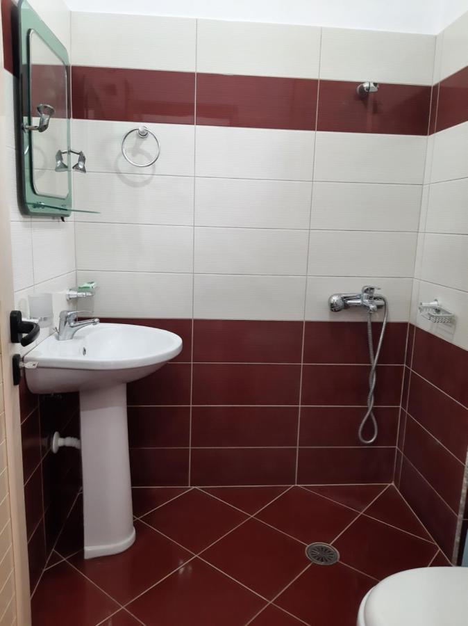 Rock Star-Pllakat Bed & Breakfast Sarande Exterior photo